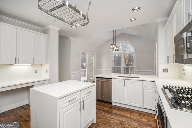 523 Sycamore Point, Woodstock, GA 30189