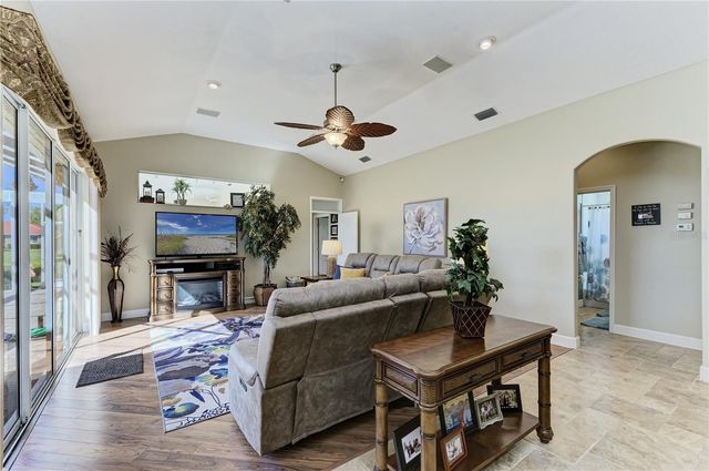 8315 EAGLE CROSSING, Sarasota, FL 34241