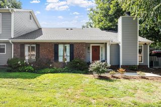 122 Clancy Circle, Cary, NC 27511