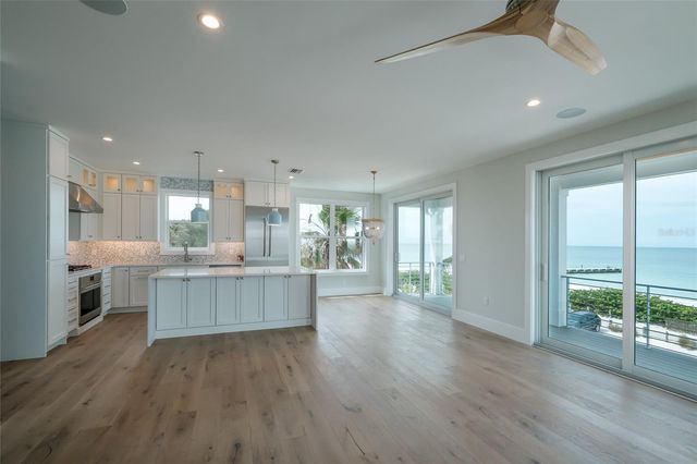 106 11TH STREET S, Bradenton Beach, FL 34217