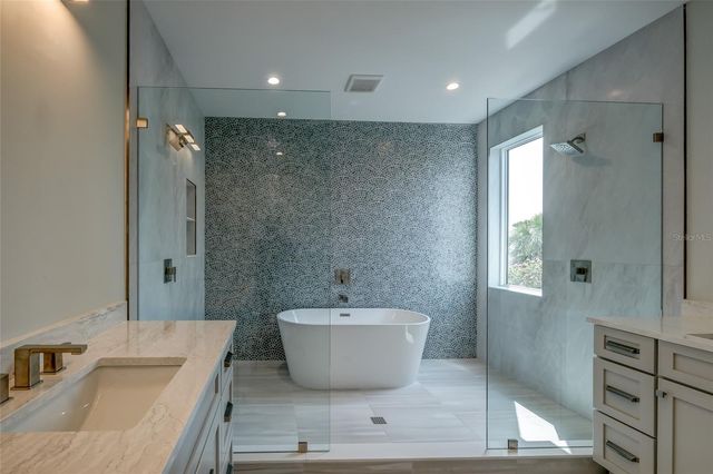 106 11TH STREET S, Bradenton Beach, FL 34217