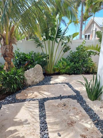 106 11TH STREET S, Bradenton Beach, FL 34217
