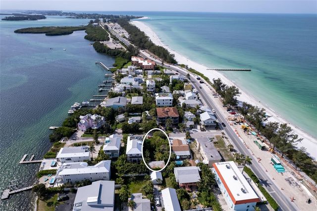 106 11TH STREET S, Bradenton Beach, FL 34217