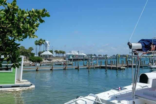 106 11TH STREET S, Bradenton Beach, FL 34217