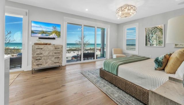 106 11TH STREET S, Bradenton Beach, FL 34217