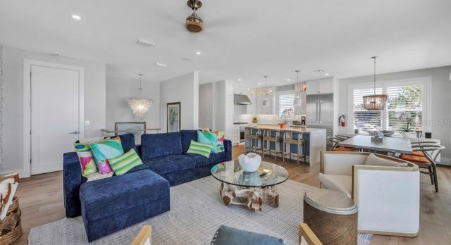 106 11TH STREET S, Bradenton Beach, FL 34217