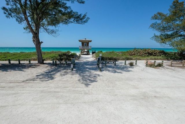 106 11TH STREET S, Bradenton Beach, FL 34217