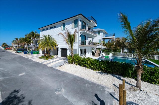 106 11TH STREET S, Bradenton Beach, FL 34217