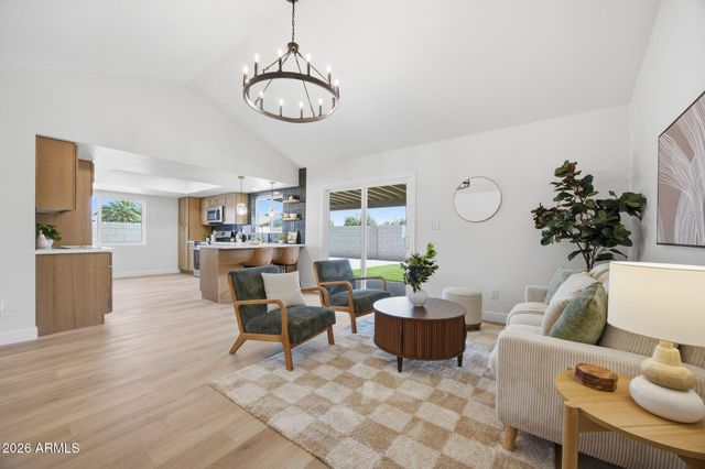 4605 W ECHO Lane, Glendale, AZ 85302