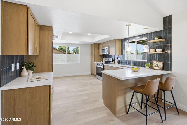4605 W ECHO Lane, Glendale, AZ 85302