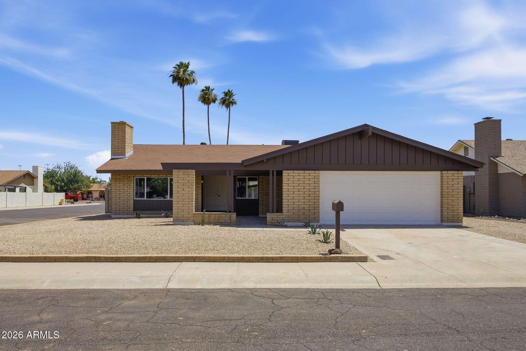 4605 W ECHO Lane, Glendale, AZ 85302