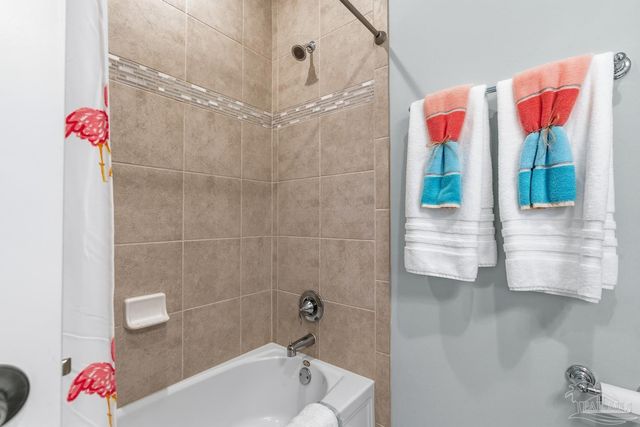 6597 Carlinga Dr, Pensacola, FL 32507