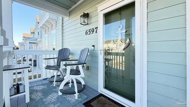 6597 Carlinga Dr, Pensacola, FL 32507