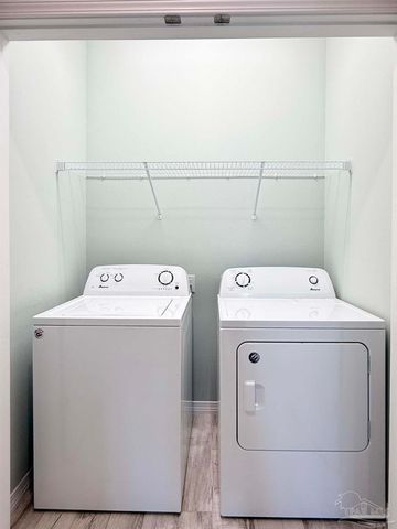 6597 Carlinga Dr, Pensacola, FL 32507