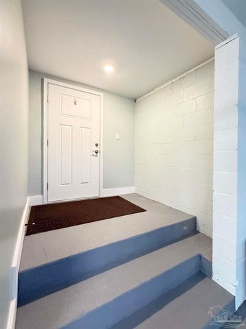 6597 Carlinga Dr, Pensacola, FL 32507