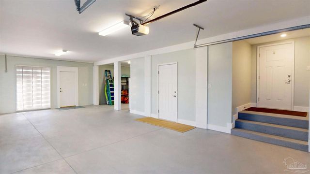 6597 Carlinga Dr, Pensacola, FL 32507