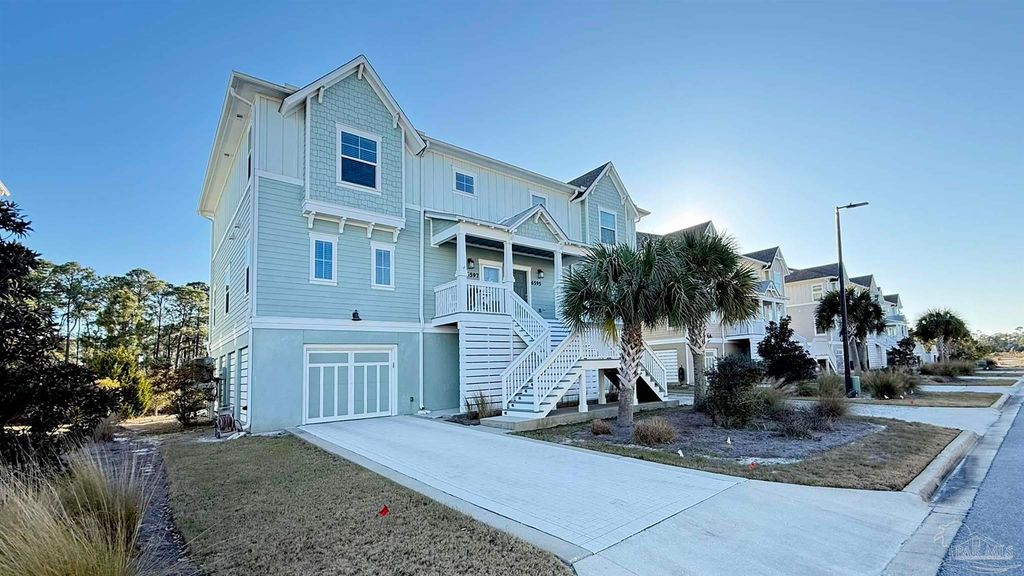 6597 Carlinga Dr, Pensacola, FL 32507
