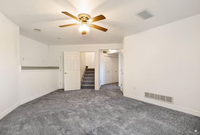 620 Dehoff Drive, Manhattan, KS 66502