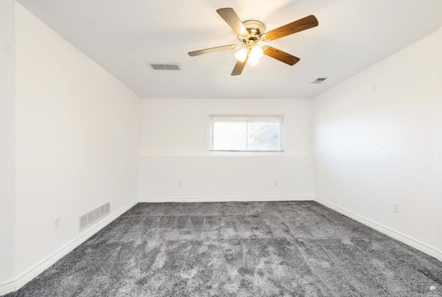 620 Dehoff Drive, Manhattan, KS 66502