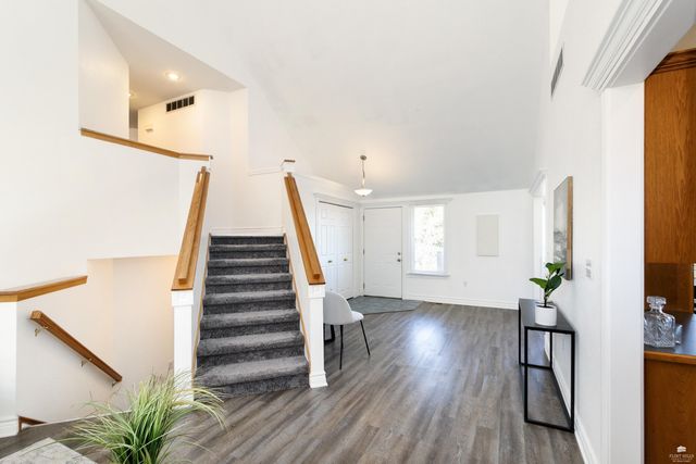 620 Dehoff Drive, Manhattan, KS 66502