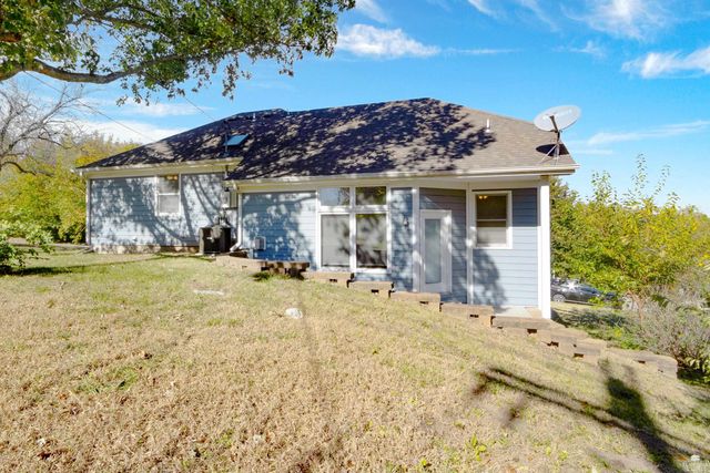 620 Dehoff Drive, Manhattan, KS 66502