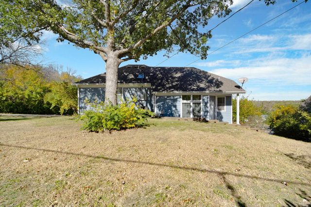 620 Dehoff Drive, Manhattan, KS 66502