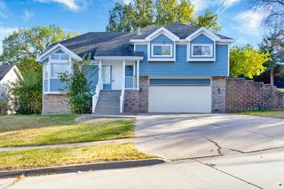 620 Dehoff Drive, Manhattan, KS 66502