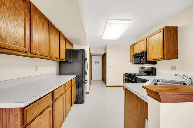 633 W 94th Court, Crown Point, IN 46307