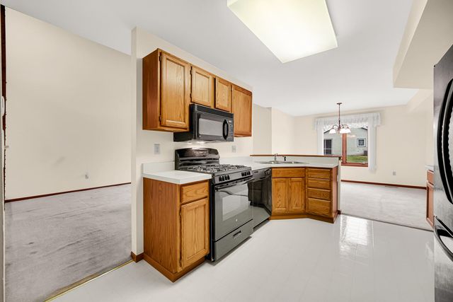 633 W 94th Court, Crown Point, IN 46307