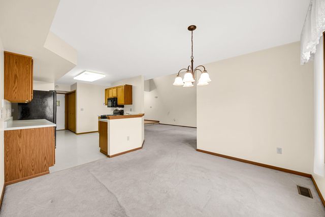 633 W 94th Court, Crown Point, IN 46307