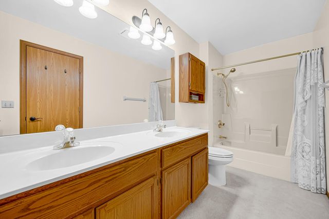 633 W 94th Court, Crown Point, IN 46307