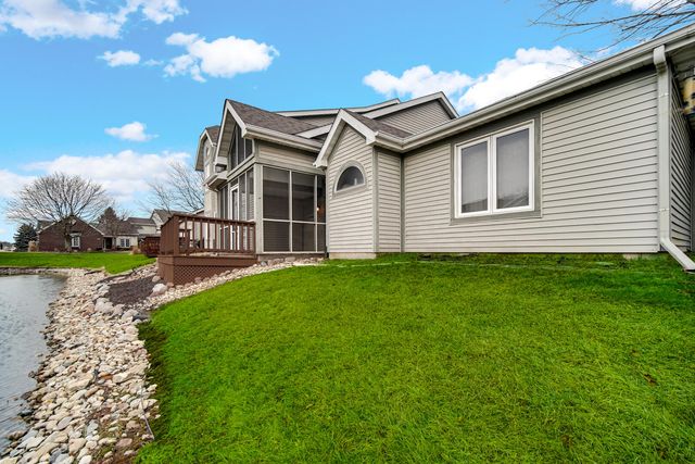 633 W 94th Court, Crown Point, IN 46307