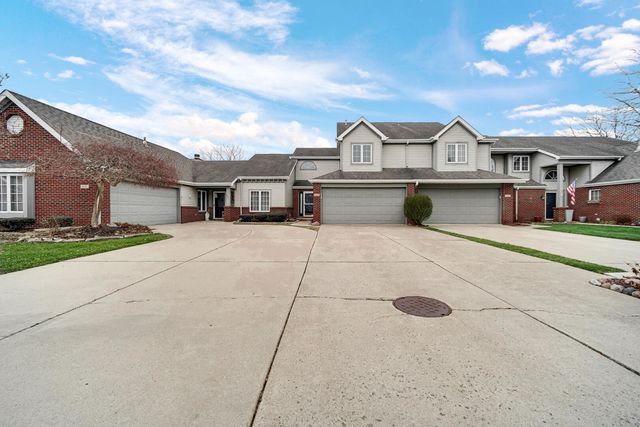 633 W 94th Court, Crown Point, IN 46307