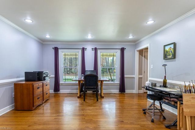 101 Yorkwood LN, Yorktown, VA 23692