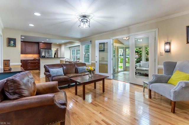 101 Yorkwood LN, Yorktown, VA 23692