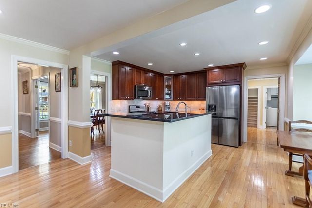 101 Yorkwood LN, Yorktown, VA 23692