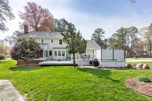 101 Yorkwood LN, Yorktown, VA 23692