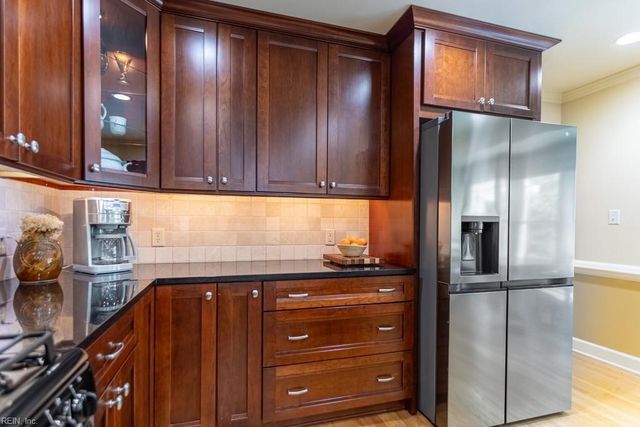 101 Yorkwood LN, Yorktown, VA 23692