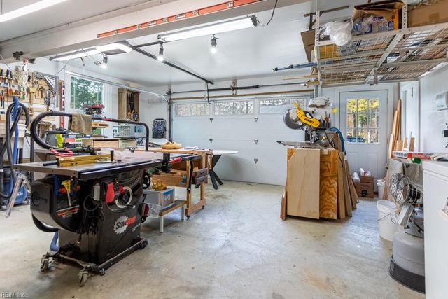 101 Yorkwood LN, Yorktown, VA 23692