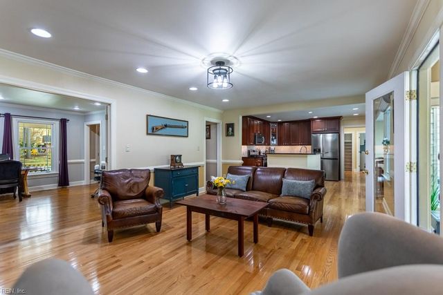 101 Yorkwood LN, Yorktown, VA 23692