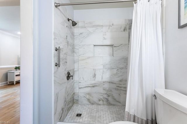 101 Yorkwood LN, Yorktown, VA 23692