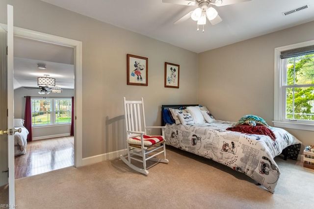 101 Yorkwood LN, Yorktown, VA 23692