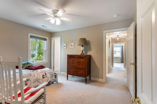 101 Yorkwood LN, Yorktown, VA 23692