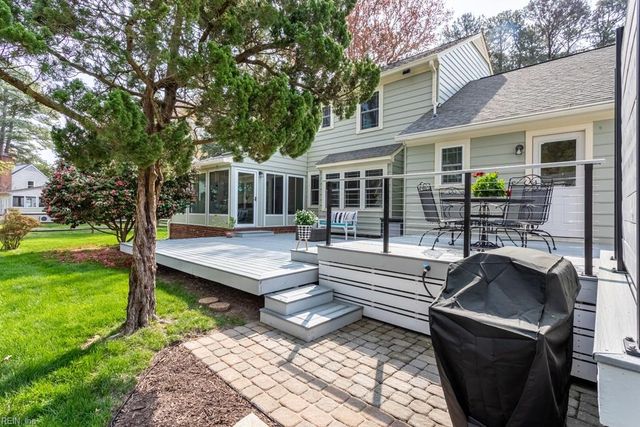 101 Yorkwood LN, Yorktown, VA 23692