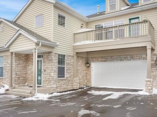 N16W26487 Meadowgrass CIRCLE #D, Pewaukee, WI 53072