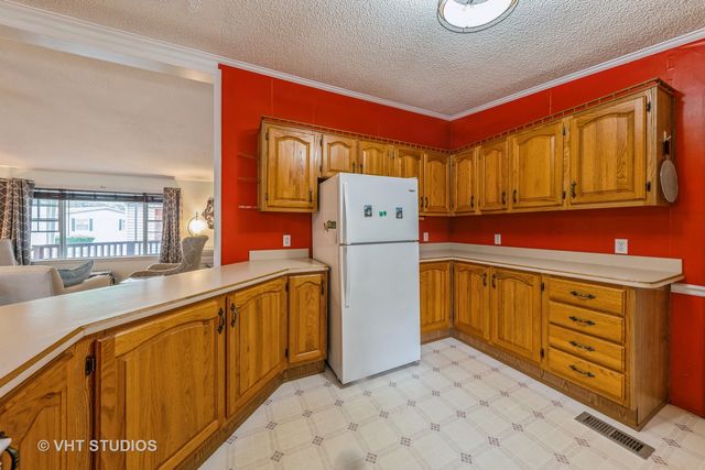 6801 S LaGrange Road E15, Hodgkins, IL 60525