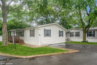 6801 S LaGrange Road E15, Hodgkins, IL 60525