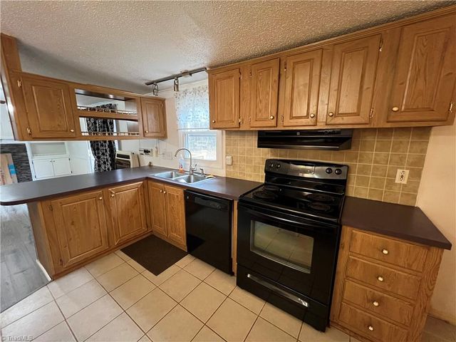 270 Gem Stone Loop, Summerfield, NC 27358