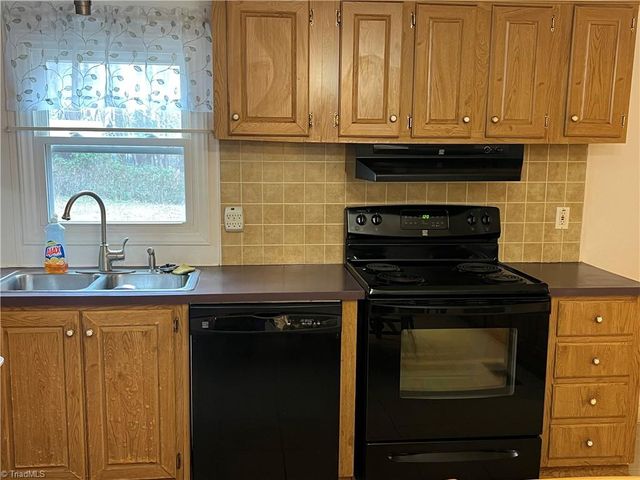 270 Gem Stone Loop, Summerfield, NC 27358