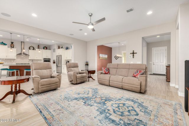 8144 W SILVER SPRING Way, Florence, AZ 85132